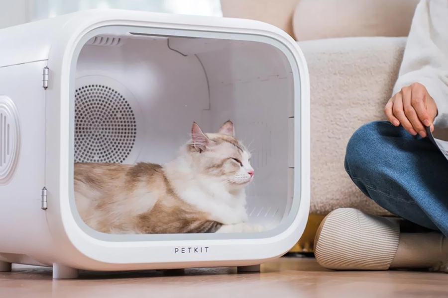 An Innovative Approach to Grooming: The Pet Air Dryer Box